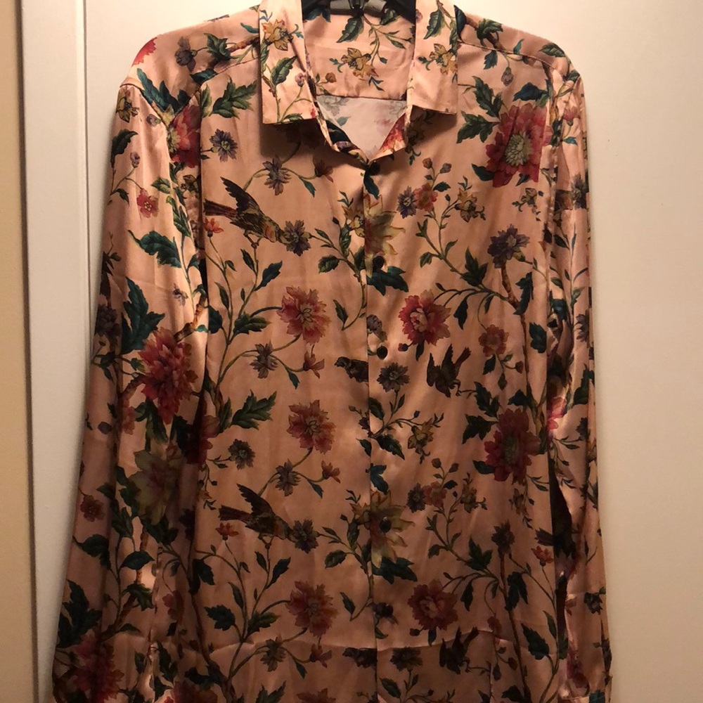 ASOS Mens floral dressy shirt, long sleeves with buttons.